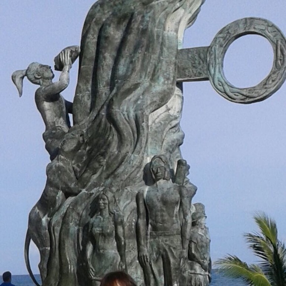 Meet your Posher, Veveronica - Picture 1 of 1